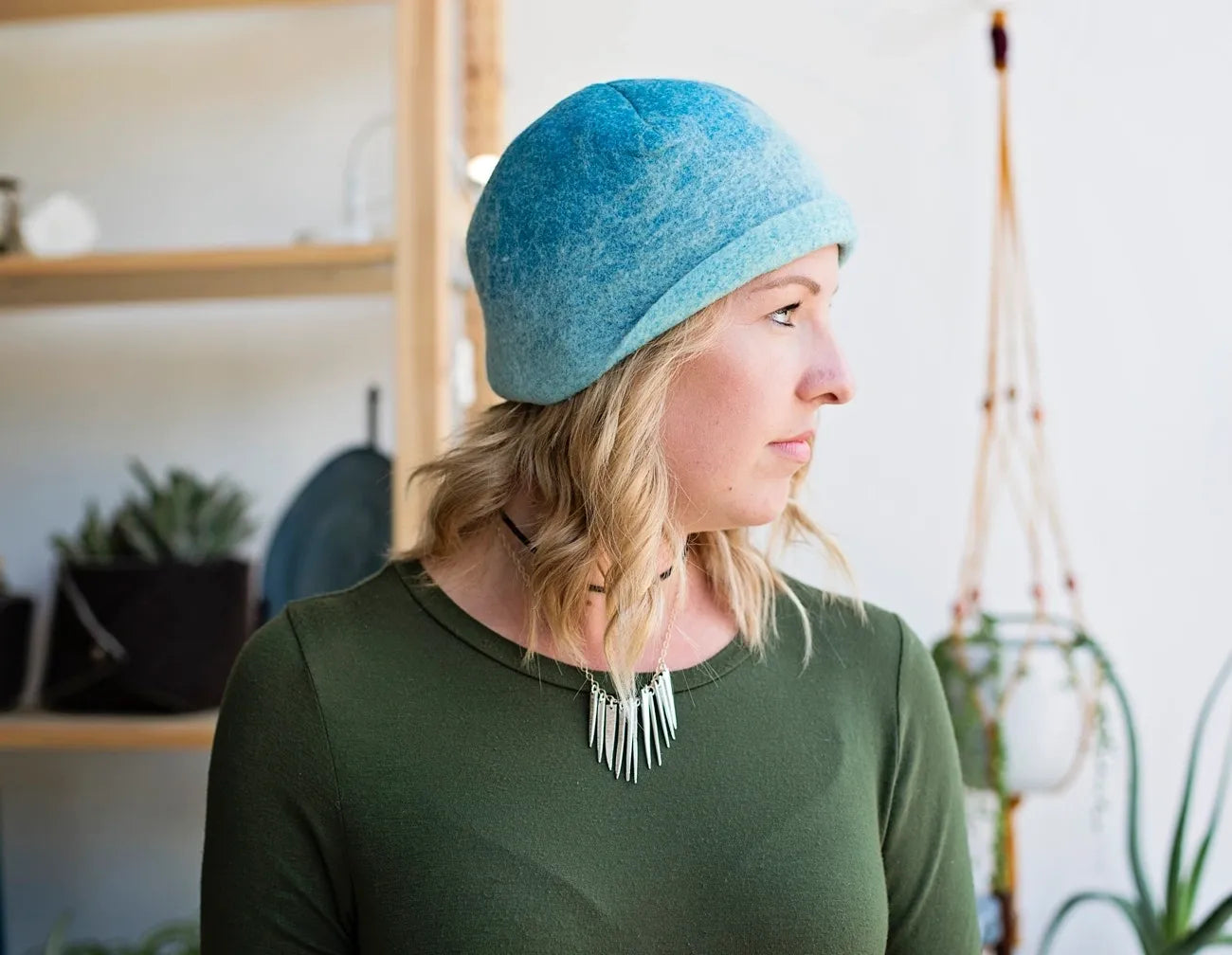 Modern Cloche in Blue/Mint