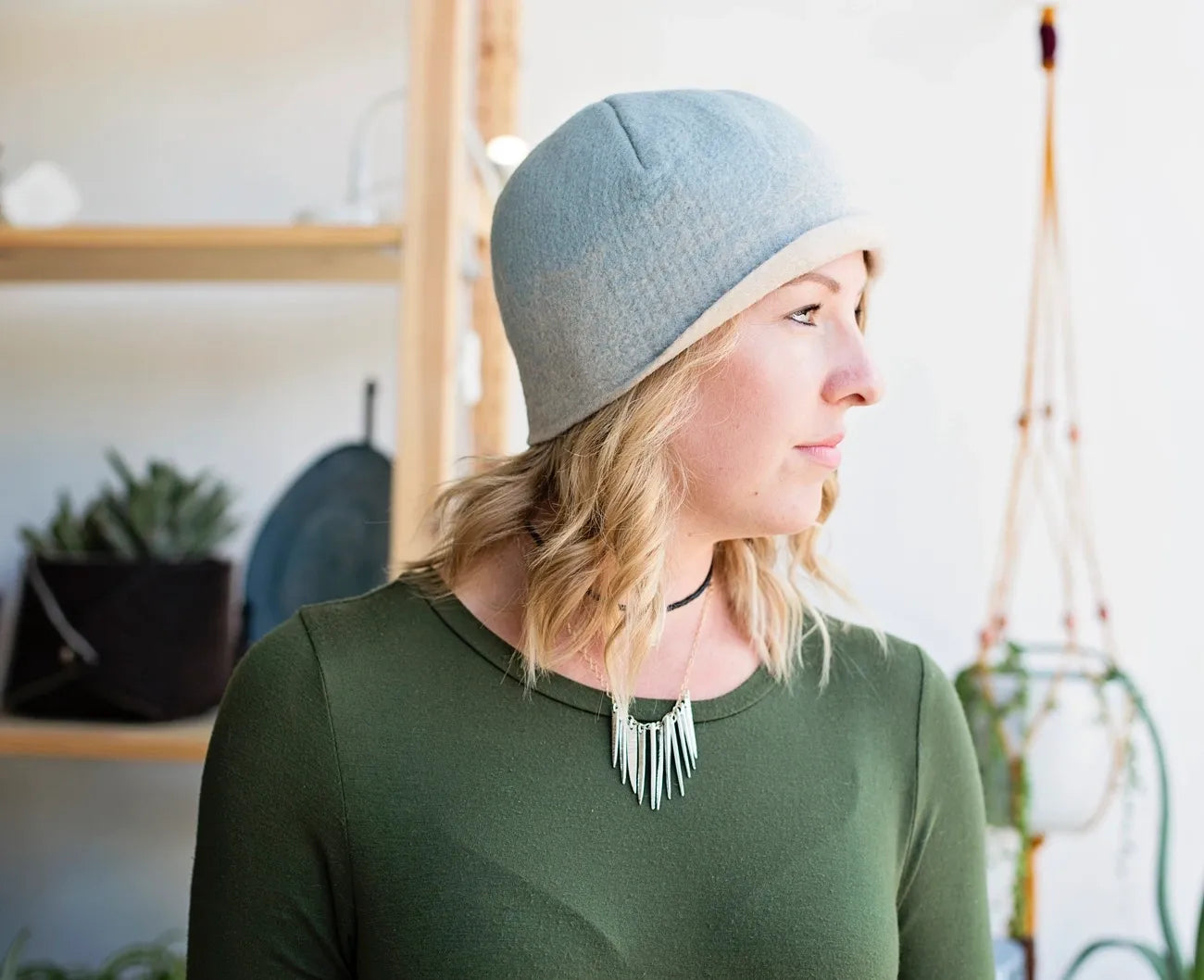 Modern Cloche in Gray/Tan