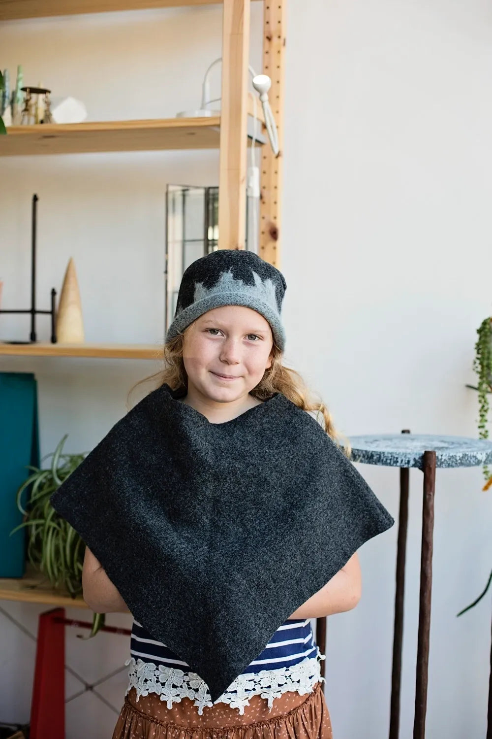Modern Cloche in Black/Gray