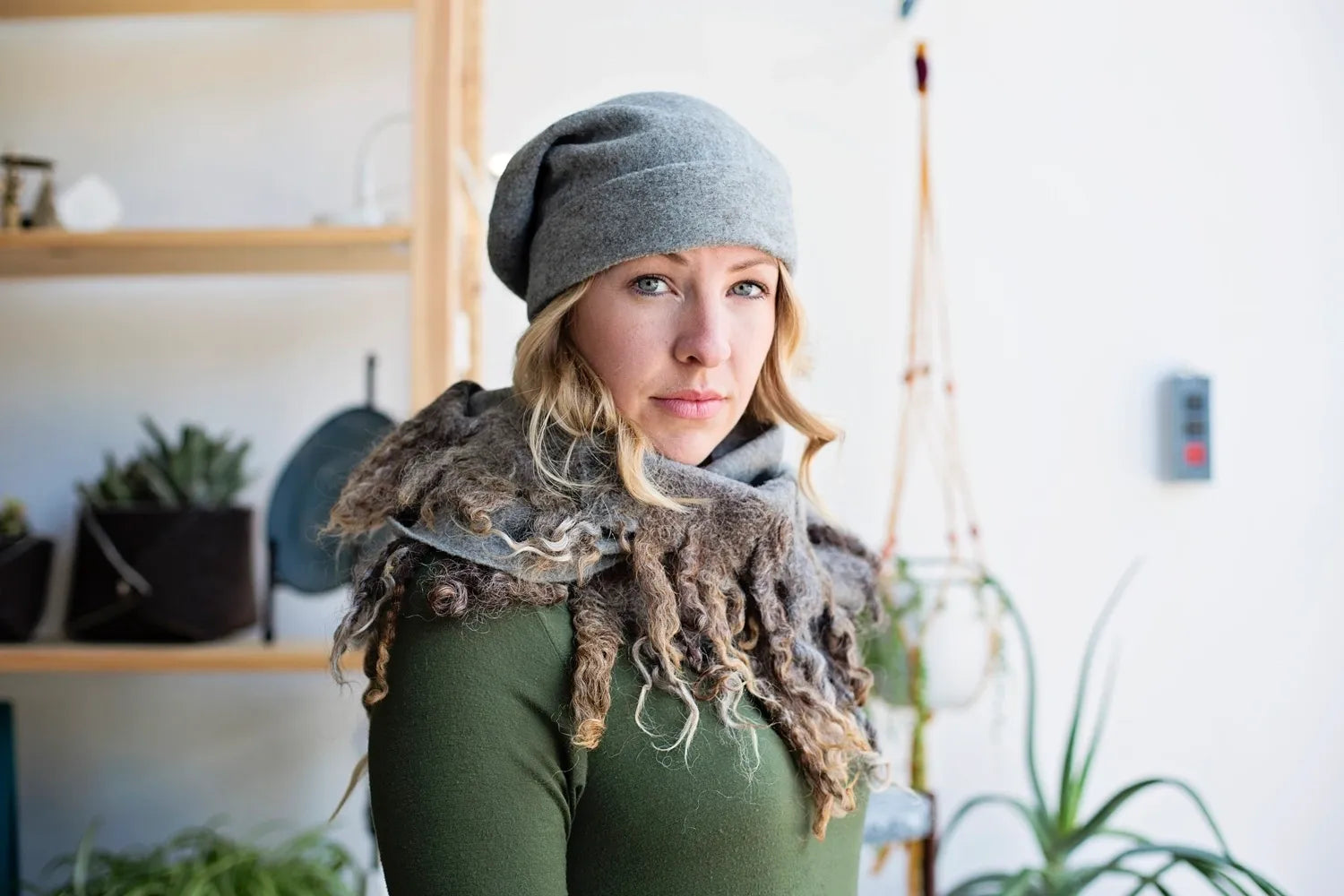 Infinity Scarf with Curly Locks in Gray/Brown