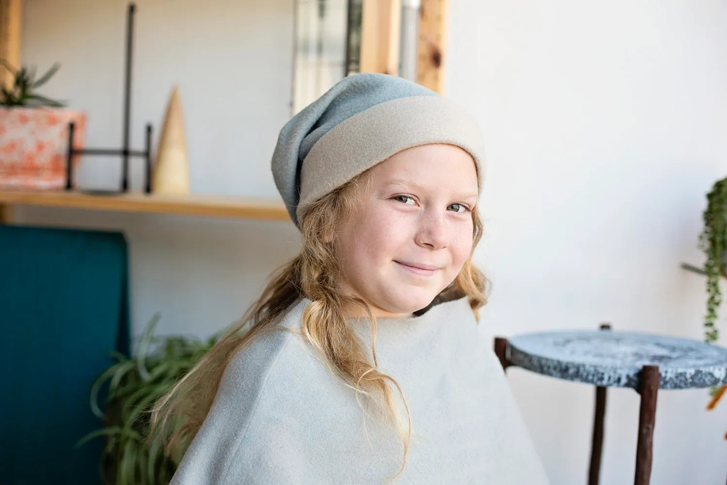 Slouchy Hat in Gray/Tan